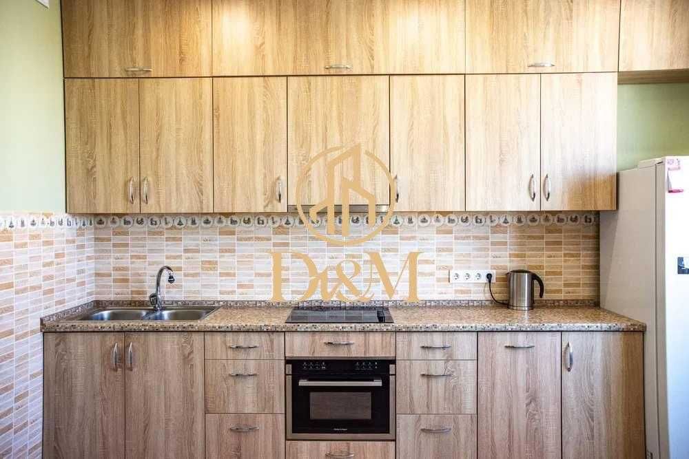 Modern 3-Bedroom Apartment Near Demiivska Metro