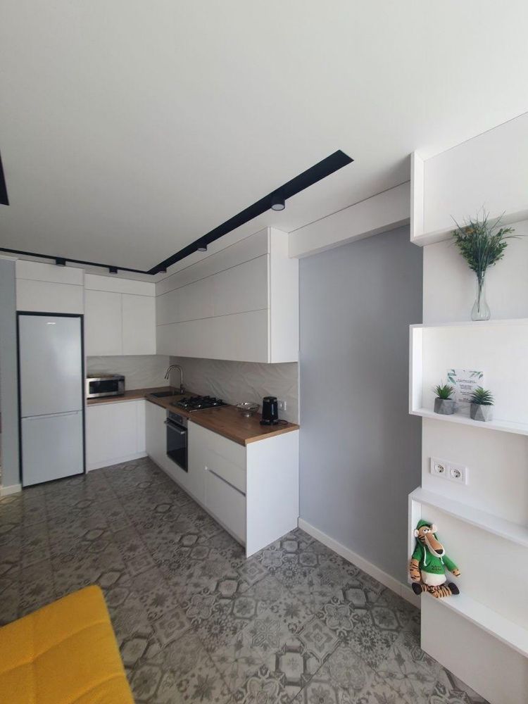 Stylish 1-Bedroom Apartment in Semycvit Complex, Shevchenko Street