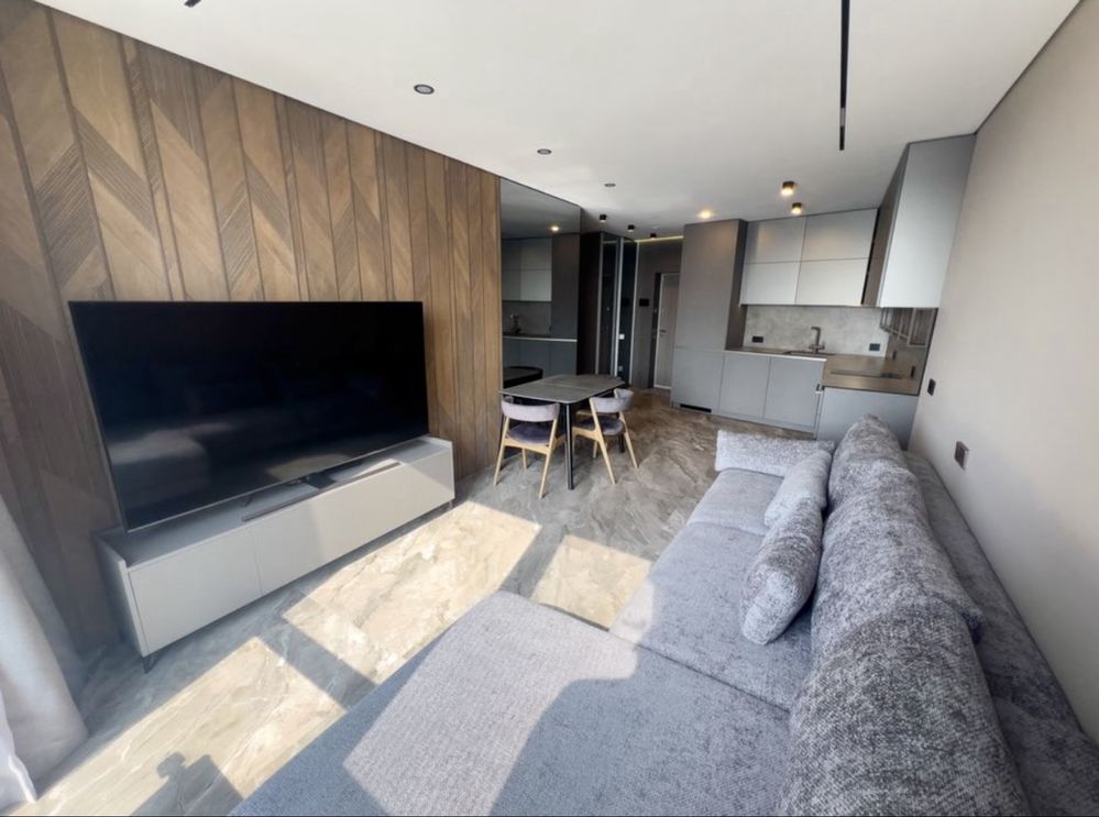 Riverside View Apartment in Great Complex with Modern Design