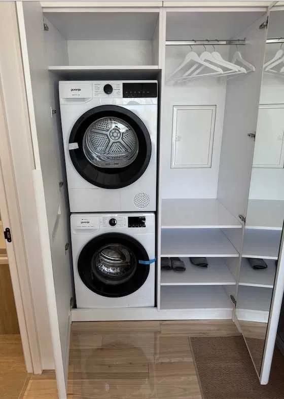 1-Bedroom Apartment with Modern Design and Storage Space