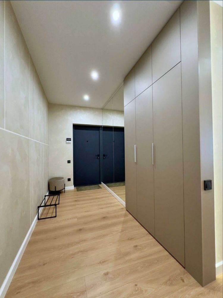 2-Bedroom Apartment in Avalon Yard Complex with Designer Renovation