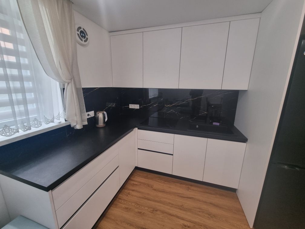 Furnished 1-Room Apartment with Designer Renovation and Built-in Appliances