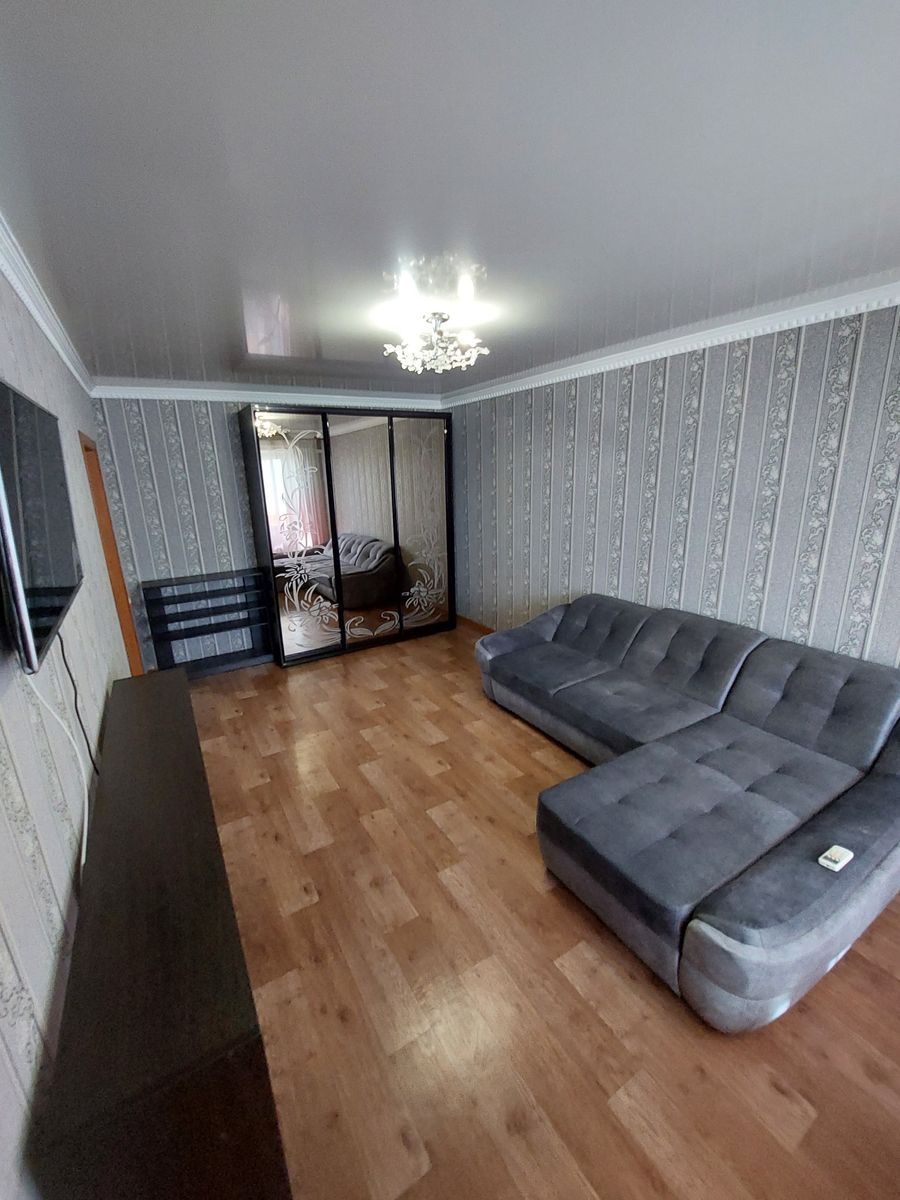 Two-bedroom apartment in Mykolaiv, Inhulskyi District, Kytoboiv Street
