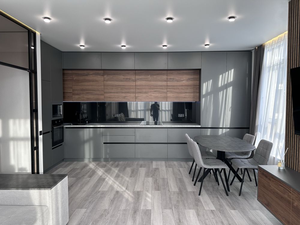 Comfortable 2-room apartment with designer renovation and panoramic sunset view