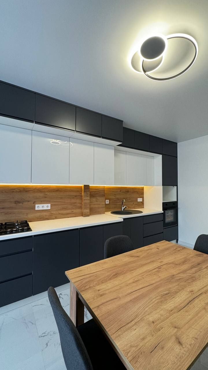 Modern Two-Room Apartment with Designer Renovation and Full Amenities