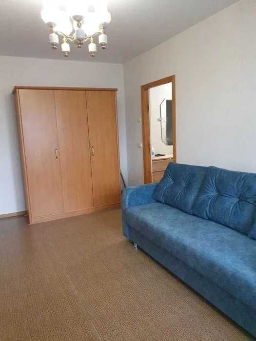 Spacious 2-Bedroom Near Akademmistechko Metro