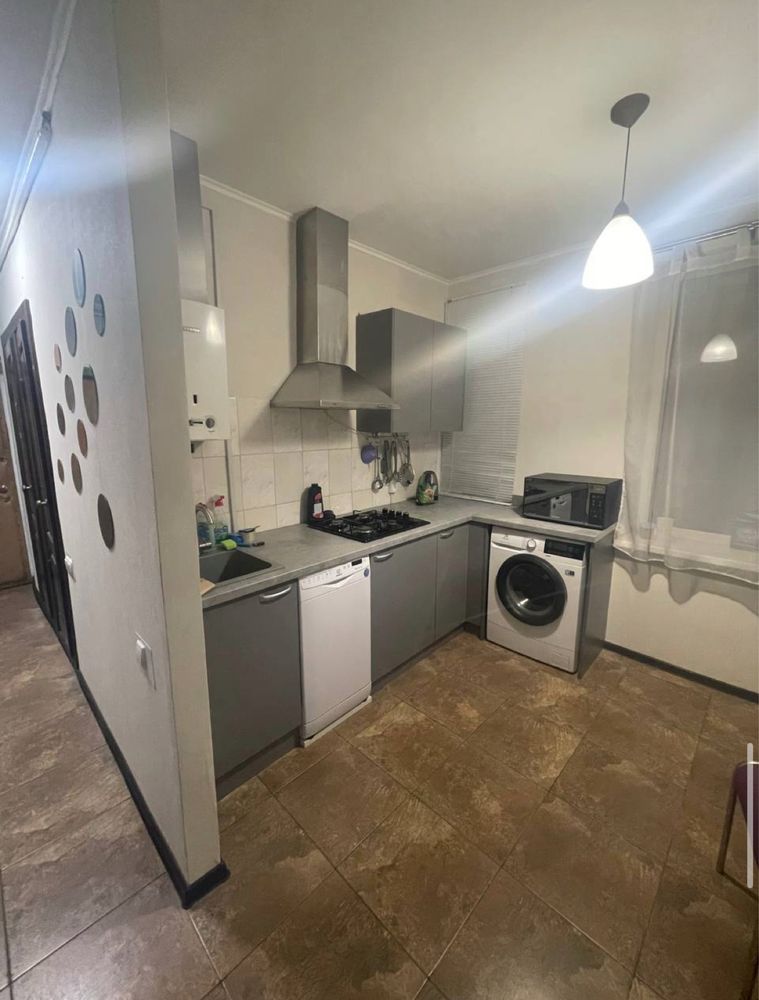 Long-term apartment rental at Yaroslav Mudry Street 38