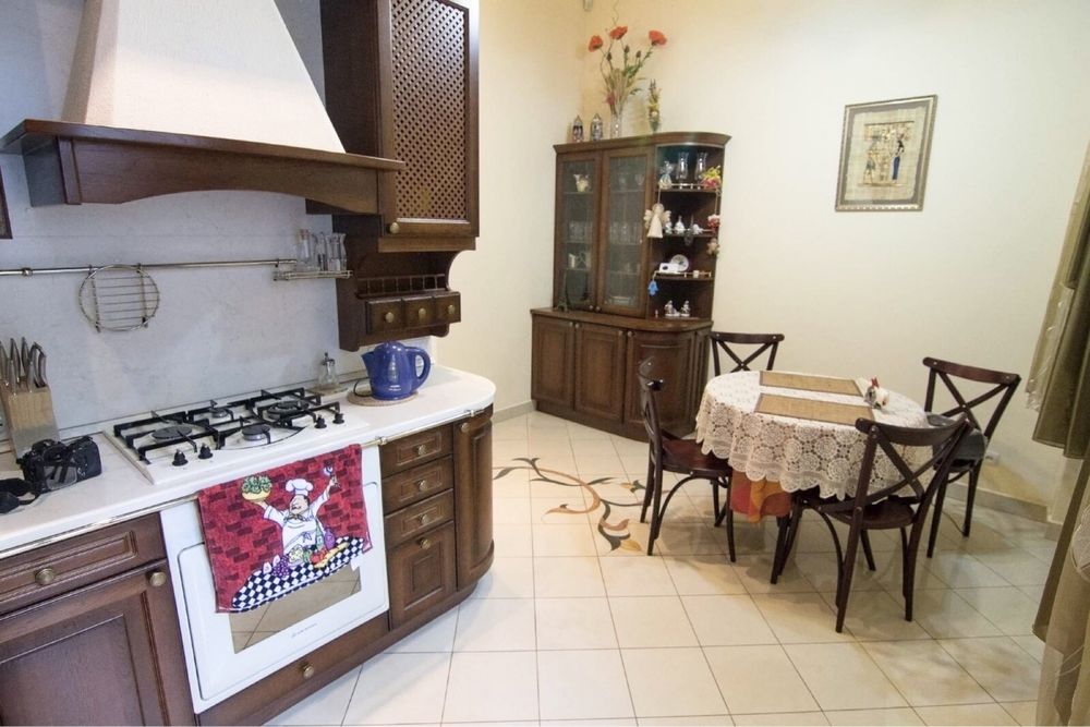 3-Room Apartment on Konovaltsia Street with Euro Renovation
