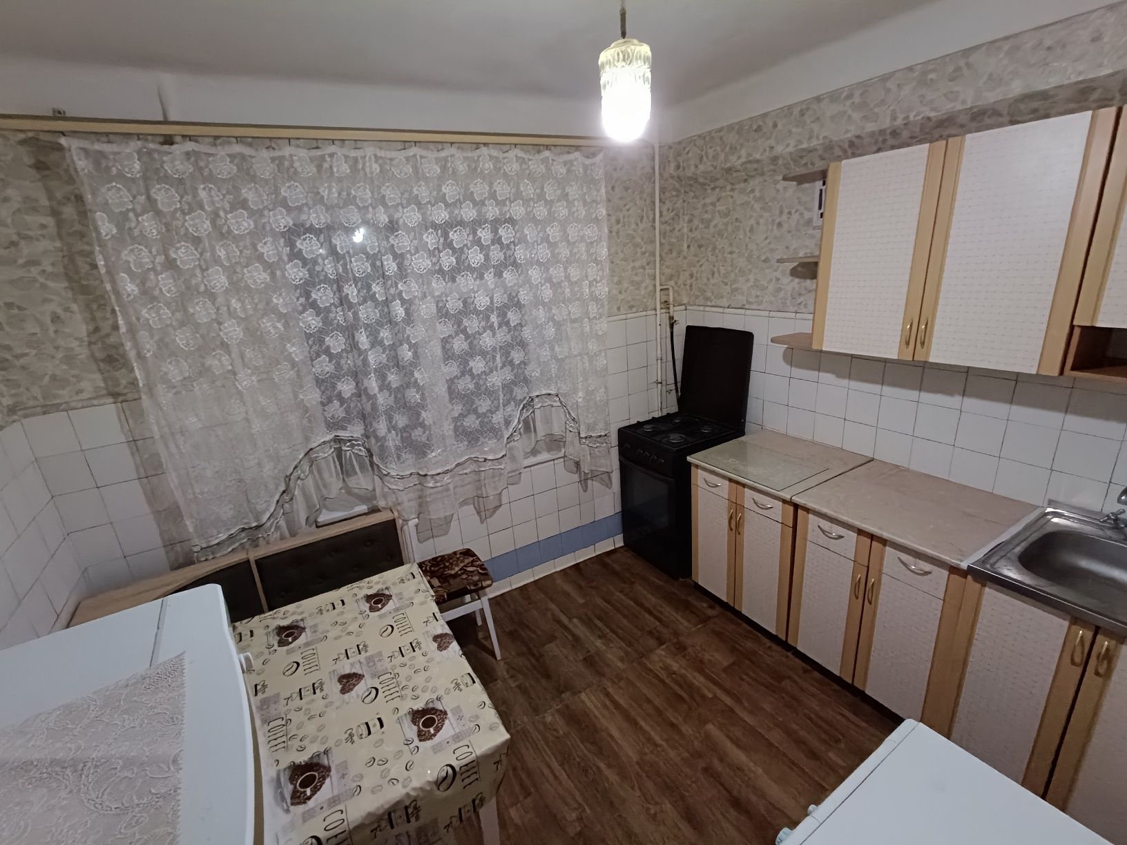 Two-Bedroom Apartment with Balcony in Desnianskyi District