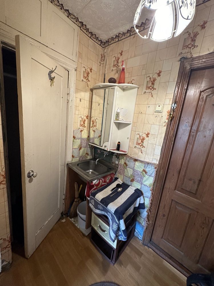 1-Room Communal Apartment in Solomyansky District
