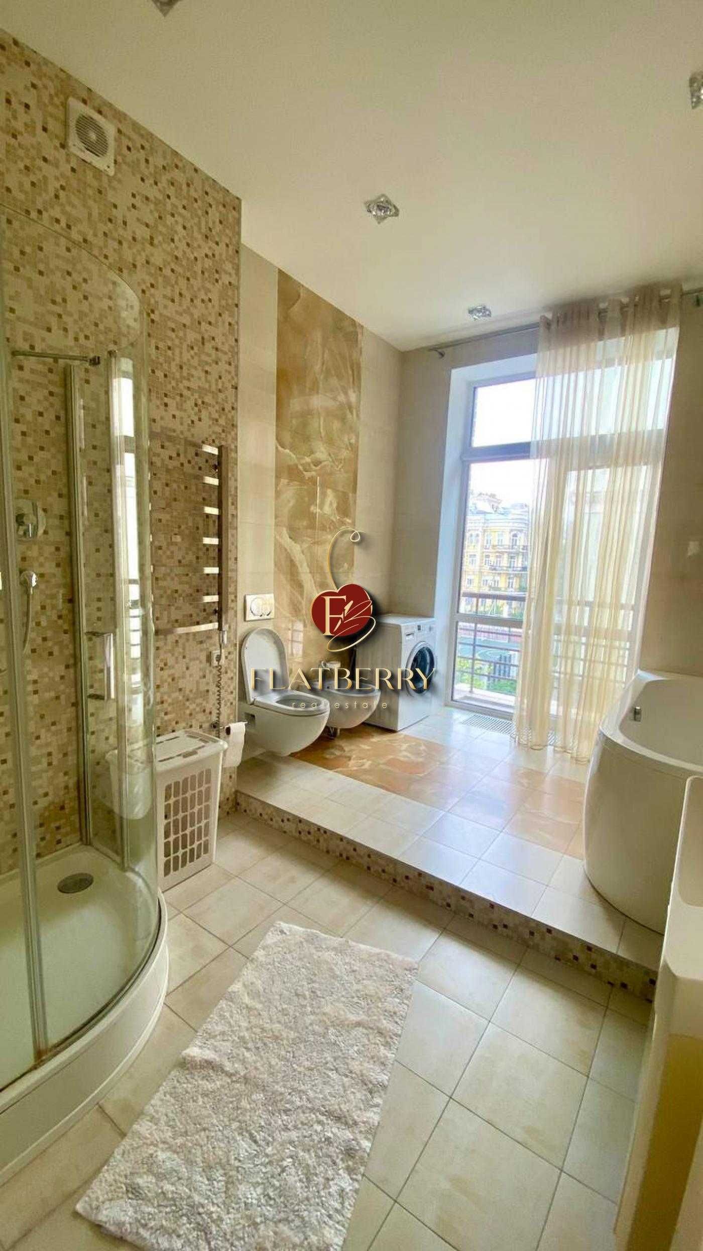 3-Bedroom Apartment in City Center, Pechersk District, Near Khreshchatyk Metro