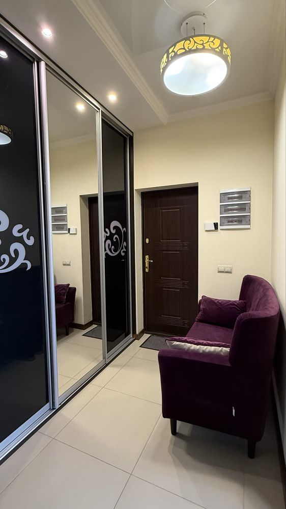 3-Room Apartment on Knyazya Svyatoslava Street, Near Great Britain Complex