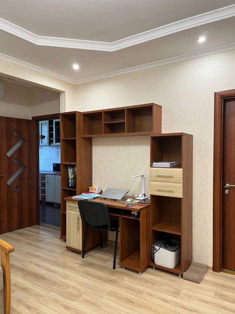 Spacious Two-Room Apartment in Zhuravlevsky Complex, Kyiv