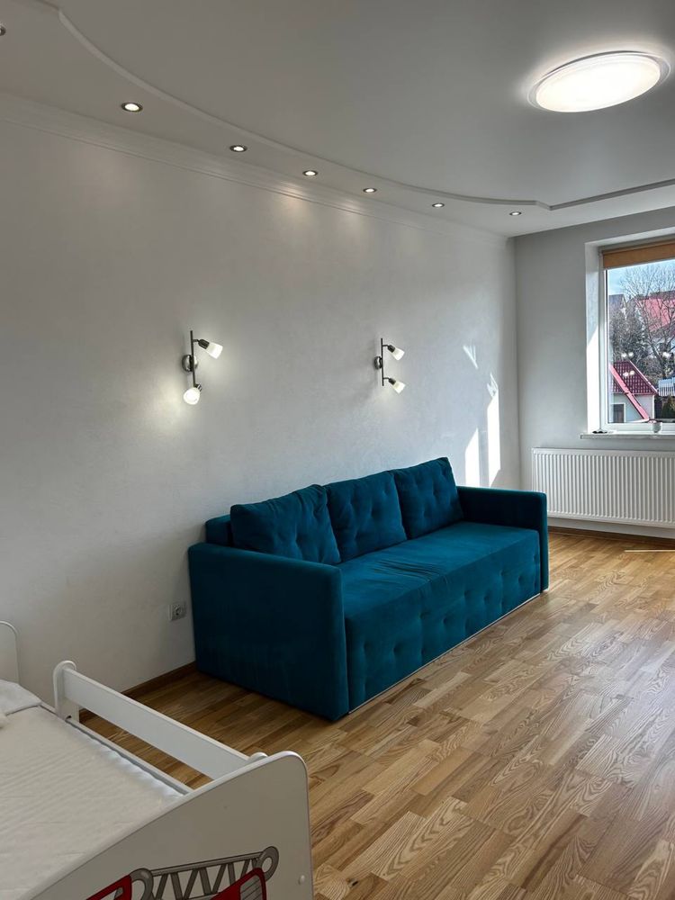 Modern Spacious Apartment Near City Center with Parking