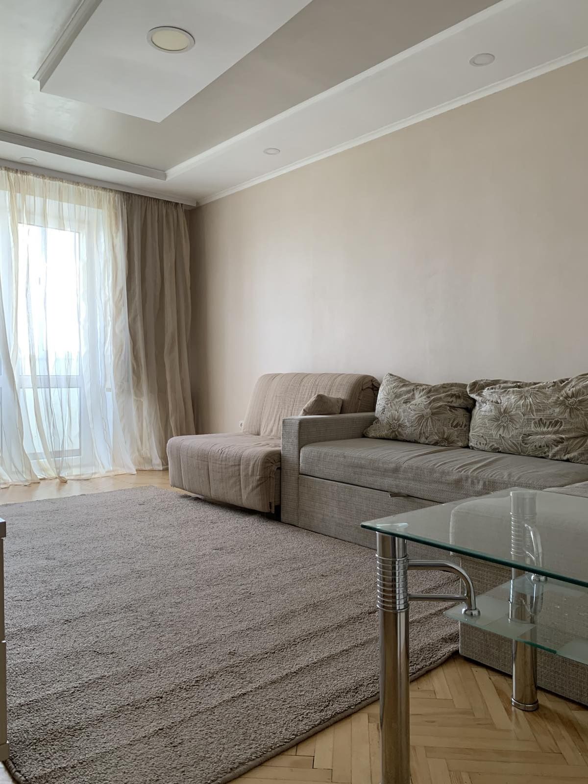 2-Room Apartment near Bus Station with Full Amenities