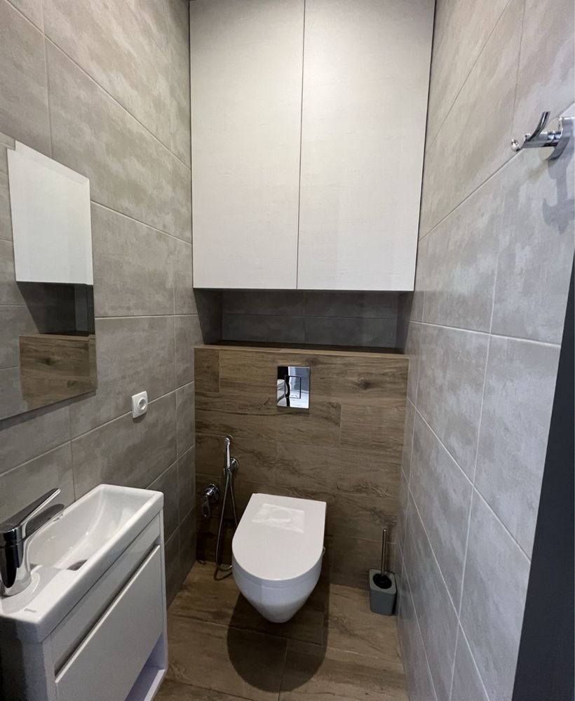 Modern 2-Bedroom Apartment with City View