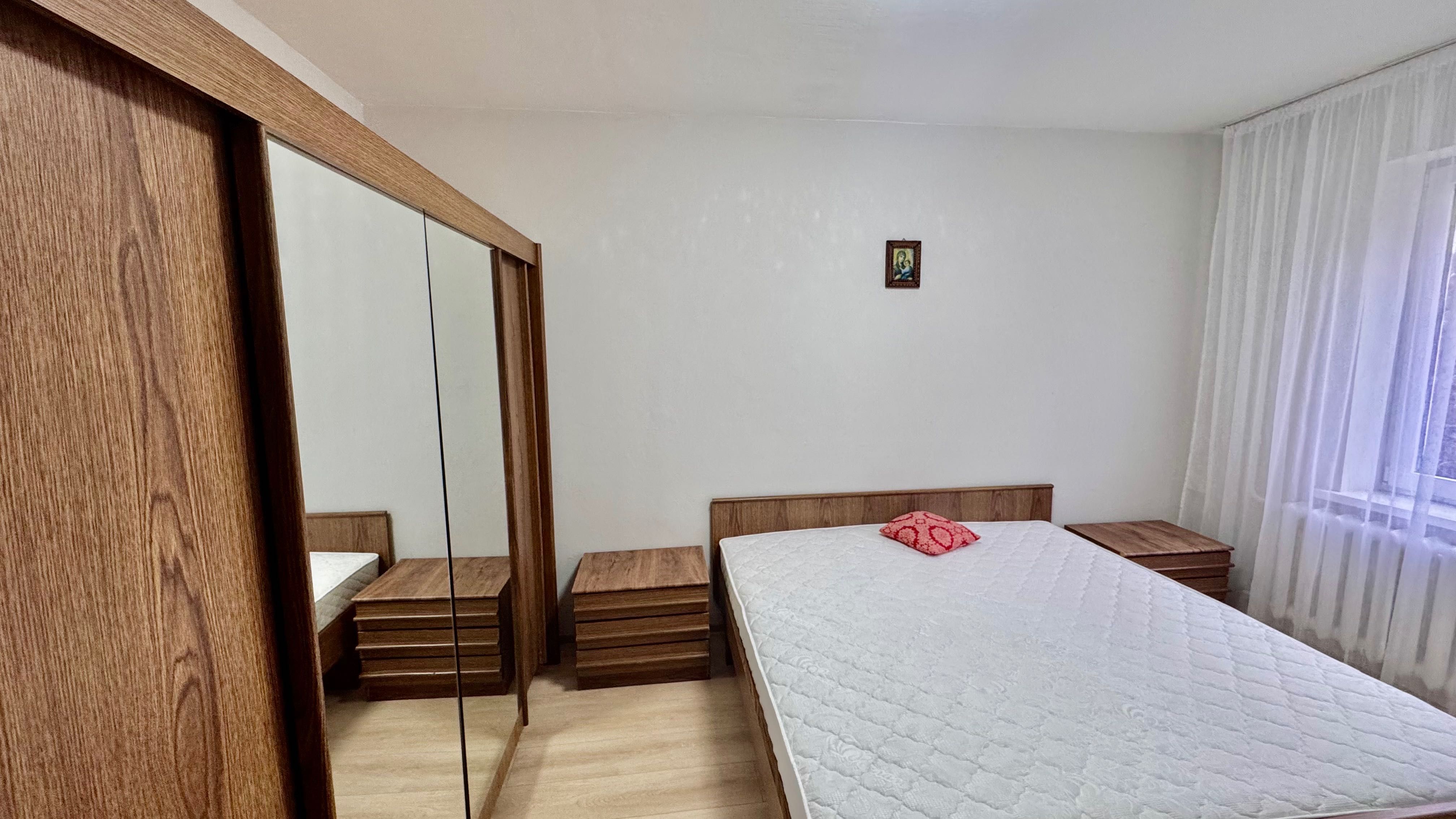 Modern 2-Bedroom Apartment with New Renovation in Sykhiv