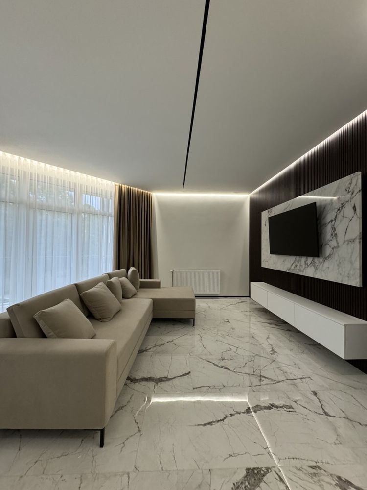 Spacious 3-Room Apartment with Water View in Slavyanskaya Embankment