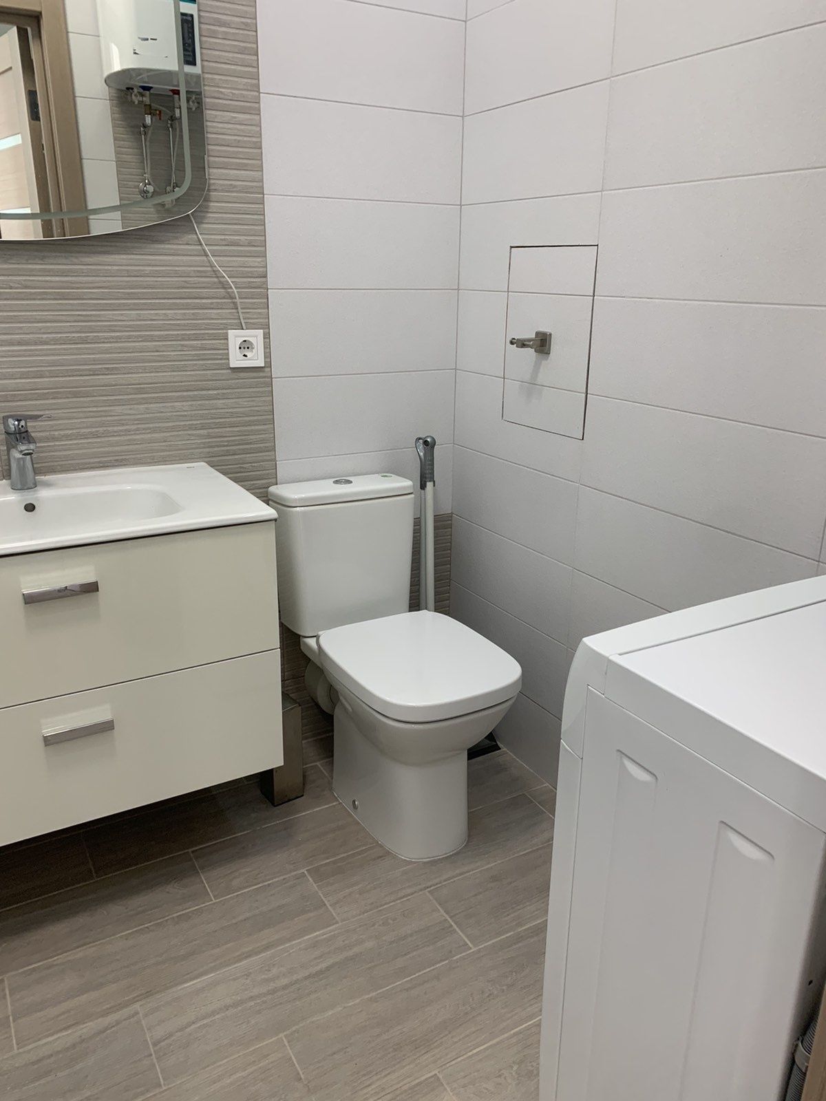 1-bedroom studio apartment in Greenwood Complex with sea and botanical garden view