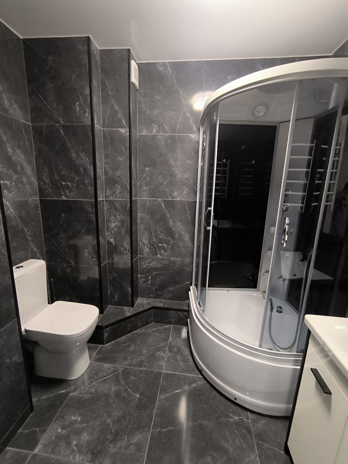 Fully Furnished Apartment with Modern Design in City Center