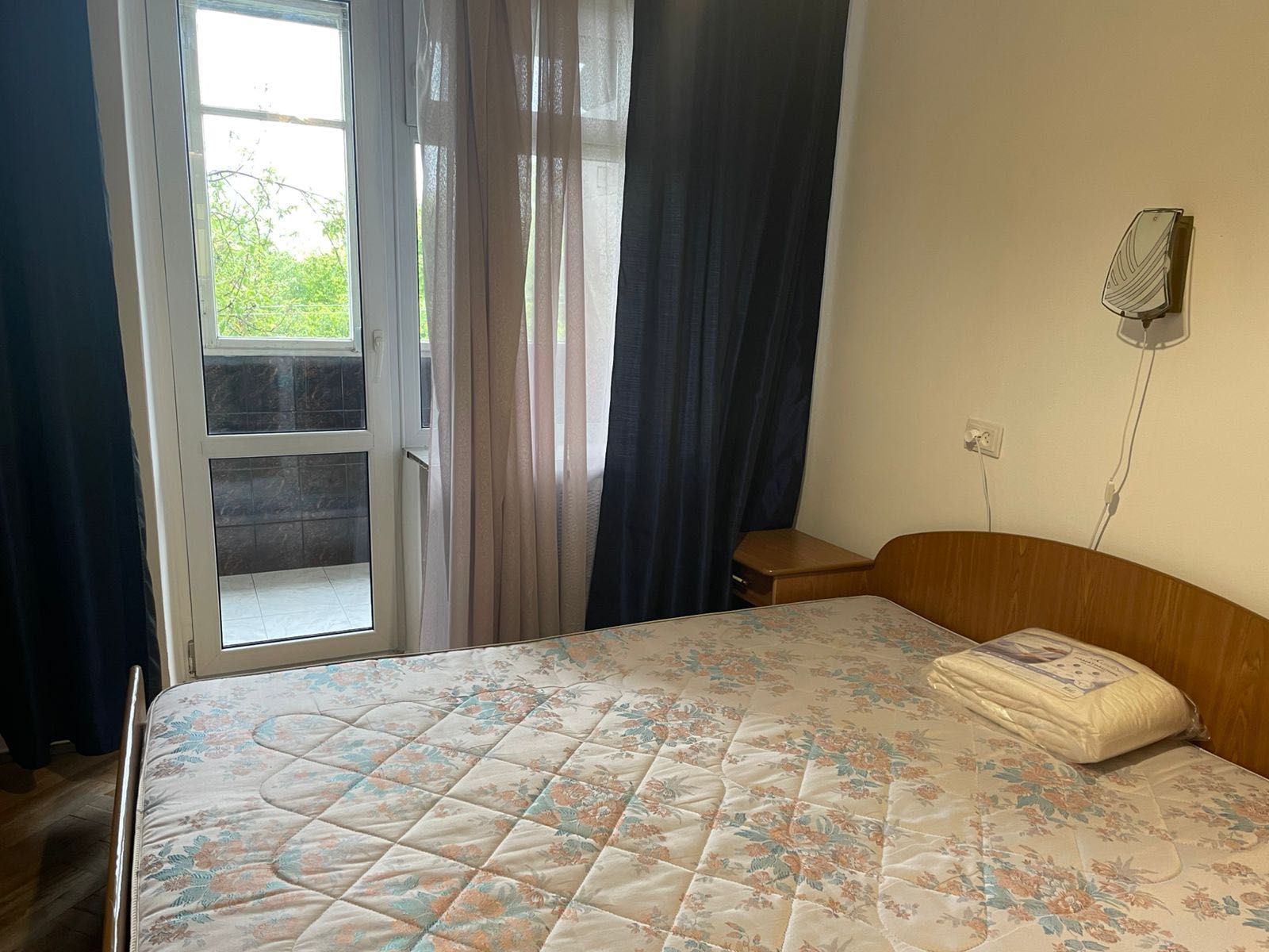 2-Room Apartment on Mykolaichuka Street, Good Condition, Separate Rooms