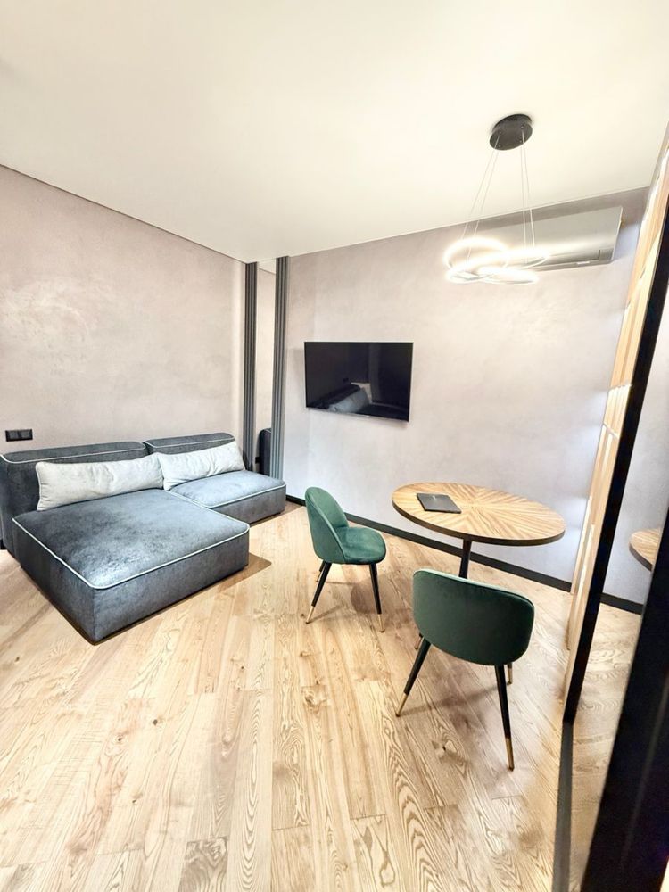 Stylish 1-Bedroom Apartment with Large Terrace