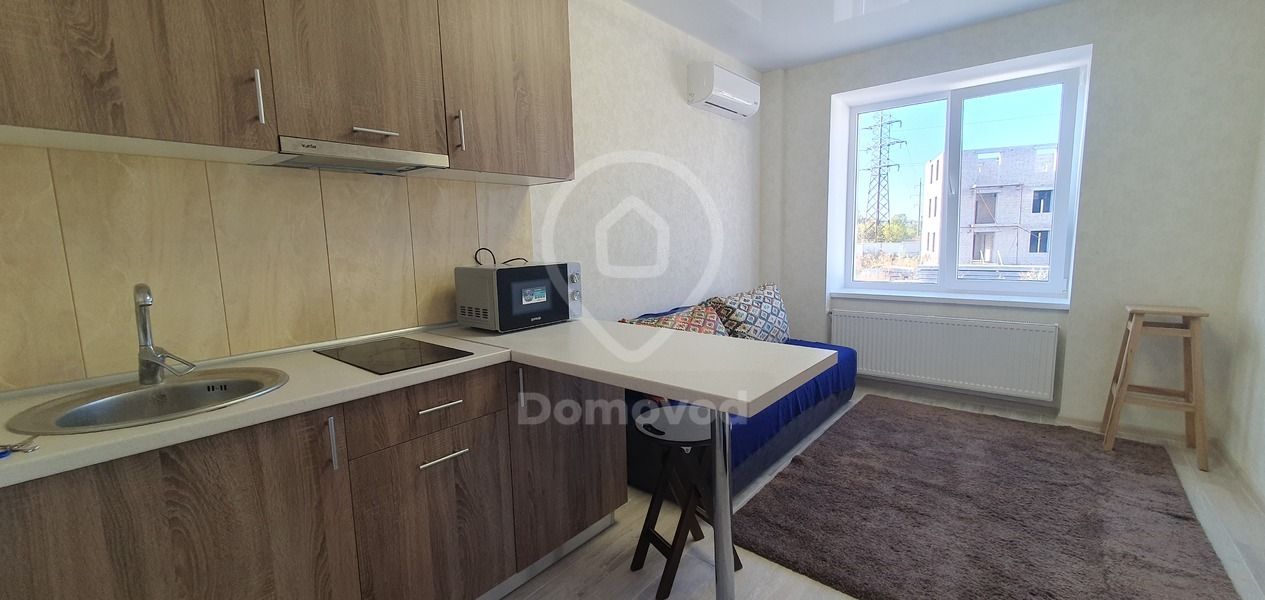 Modern Studio Apartment with Full Amenities
