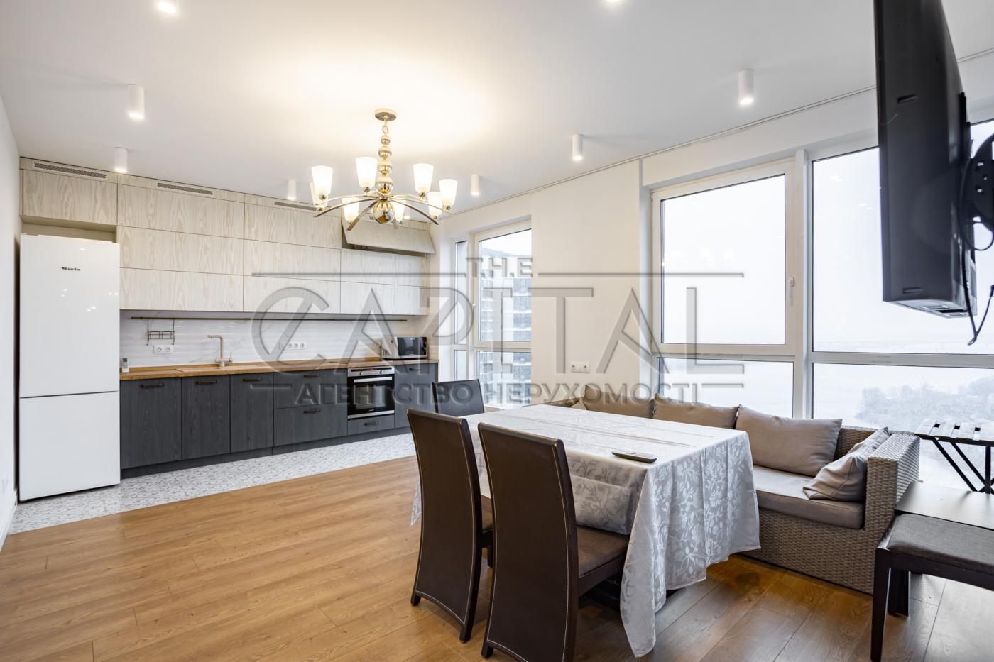 4-Room Riverside Apartment in Zarechny Complex