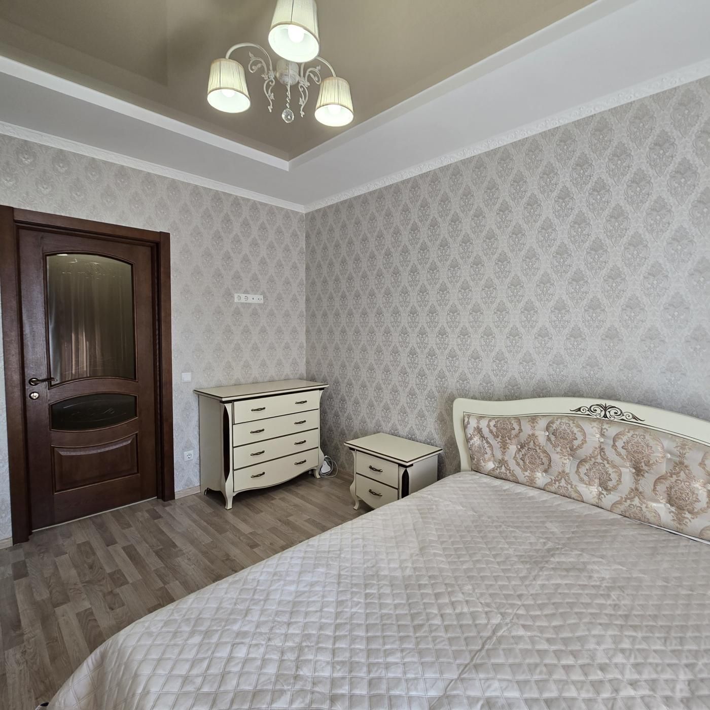 Two-room apartment near city lake with premium renovation