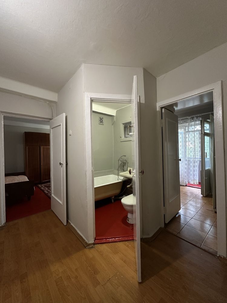 Cozy 1-Bedroom Apartment in Borshchahivka, Zodchykh Street