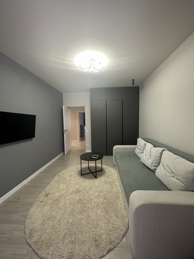Spacious 2-bedroom apartment in Lipky residential complex