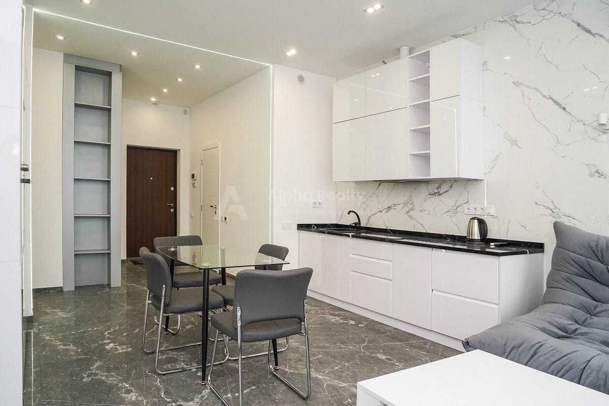 Designer 3-room apartment in Tetris Hall Complex