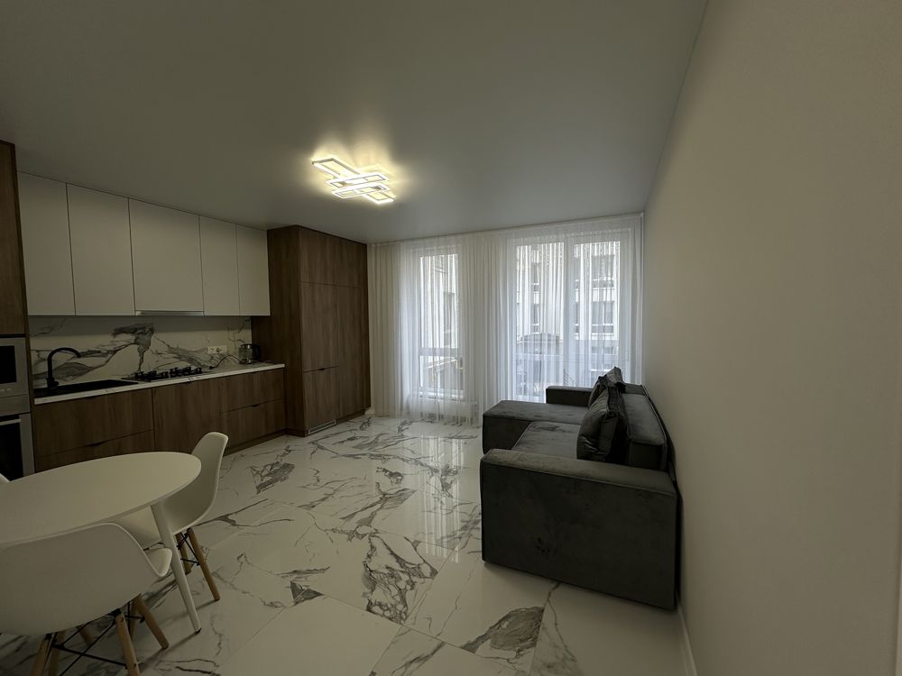 Stylish Apartment near Halytskyi Crossroads
