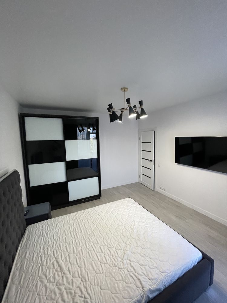 1-Bedroom Apartment in Chornovola Avenue, Happy Platinum Complex