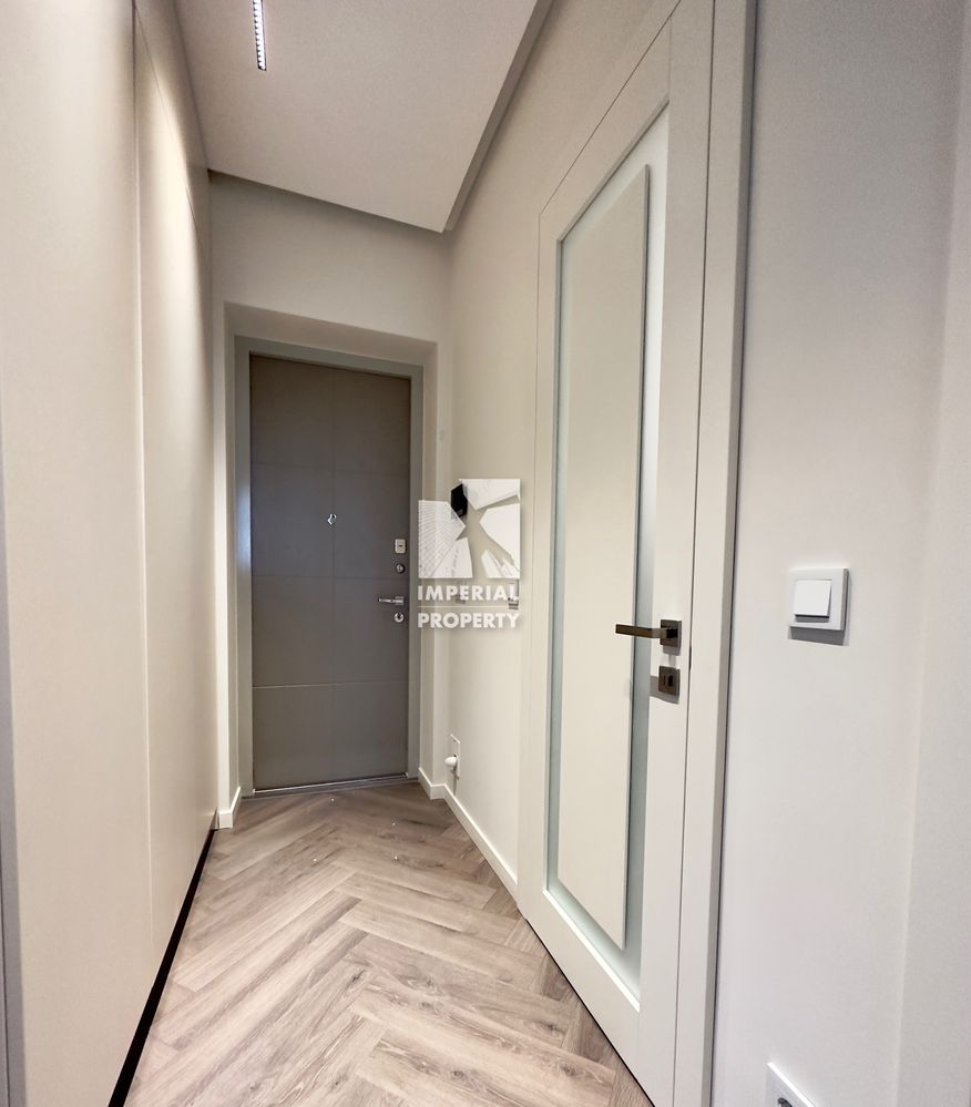 3-Room Apartment in Residents Park with Designer Renovation