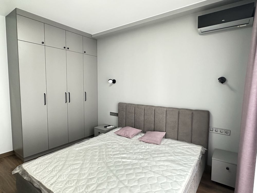 Spacious One-Bedroom Apartment with Modern Design in Nova Anglia Complex