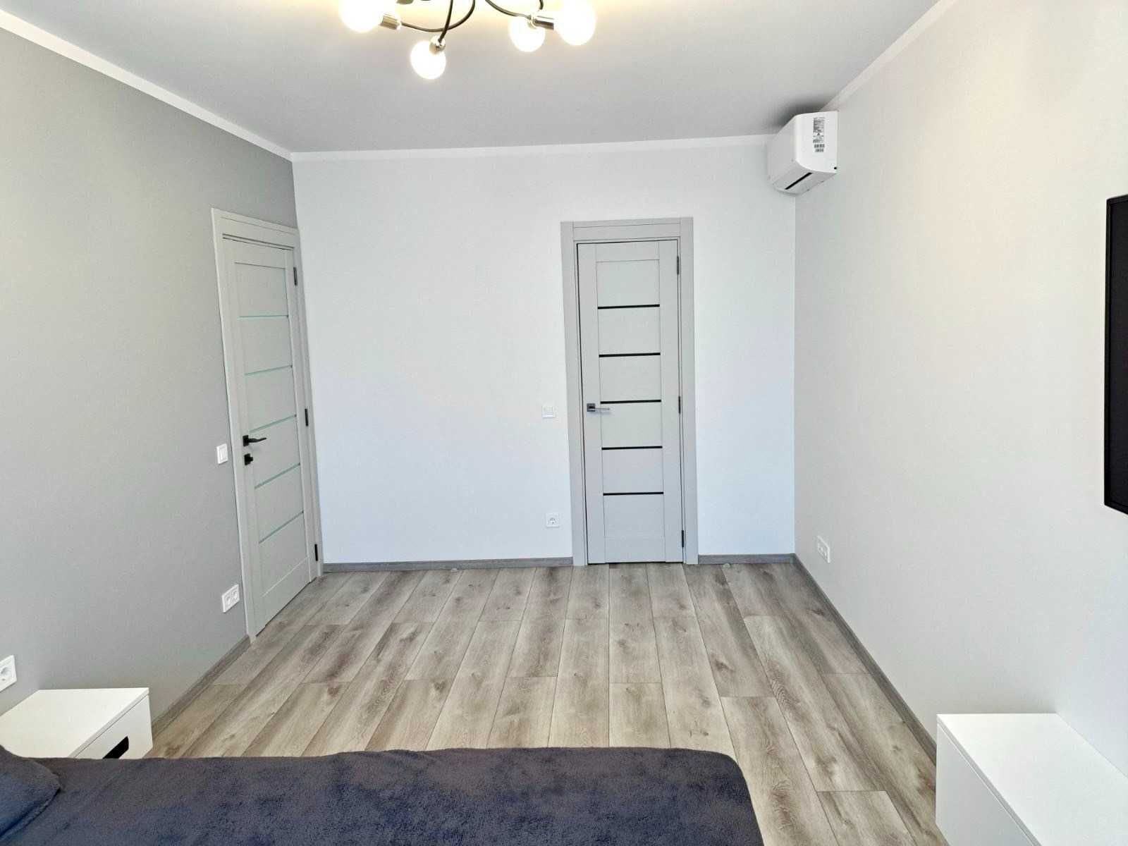 1-Room Apartment on Stryyska Street with Designer Renovation