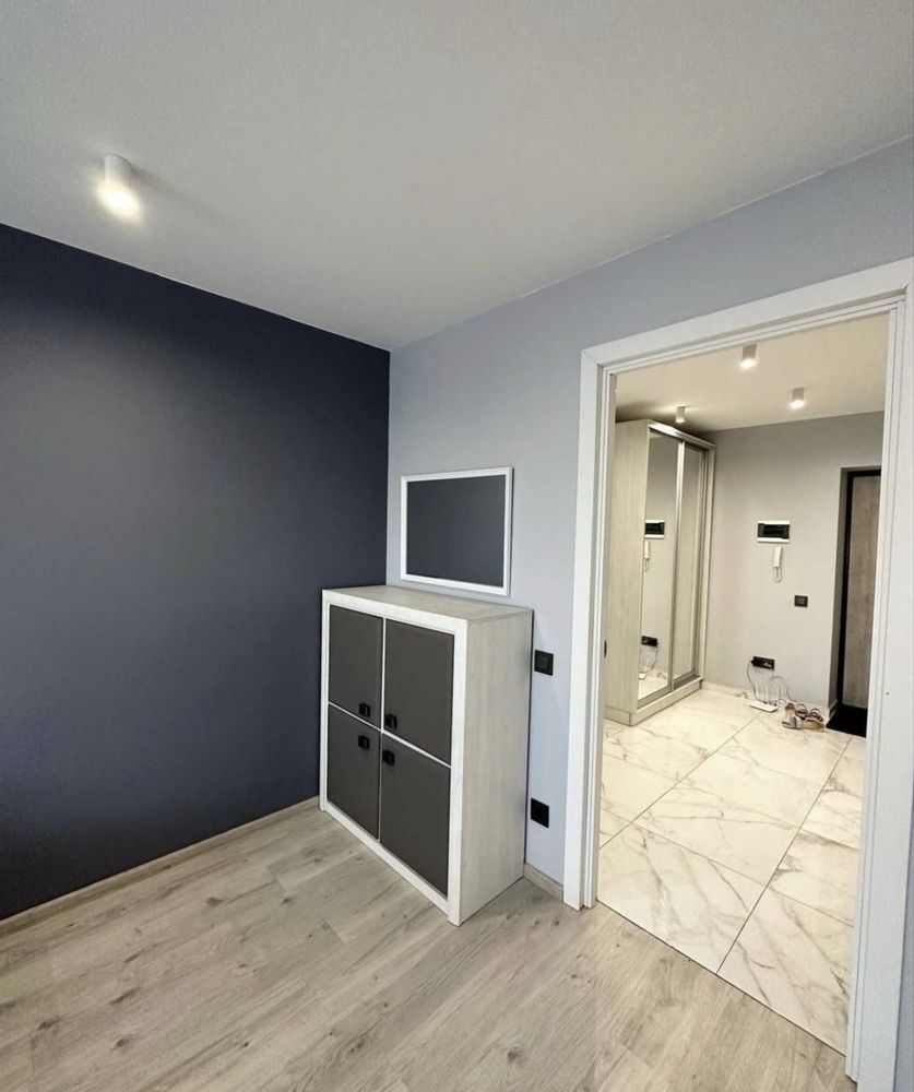 Spacious 2-Room Apartment with Designer Renovation and Panoramic Windows