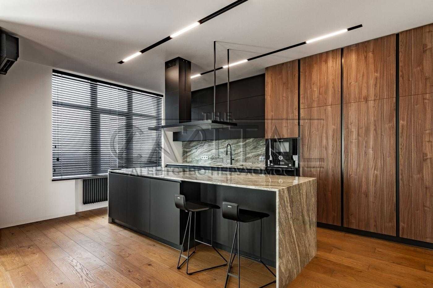 Penthouse in Novopecherski Lipki Complex with Panoramic Views