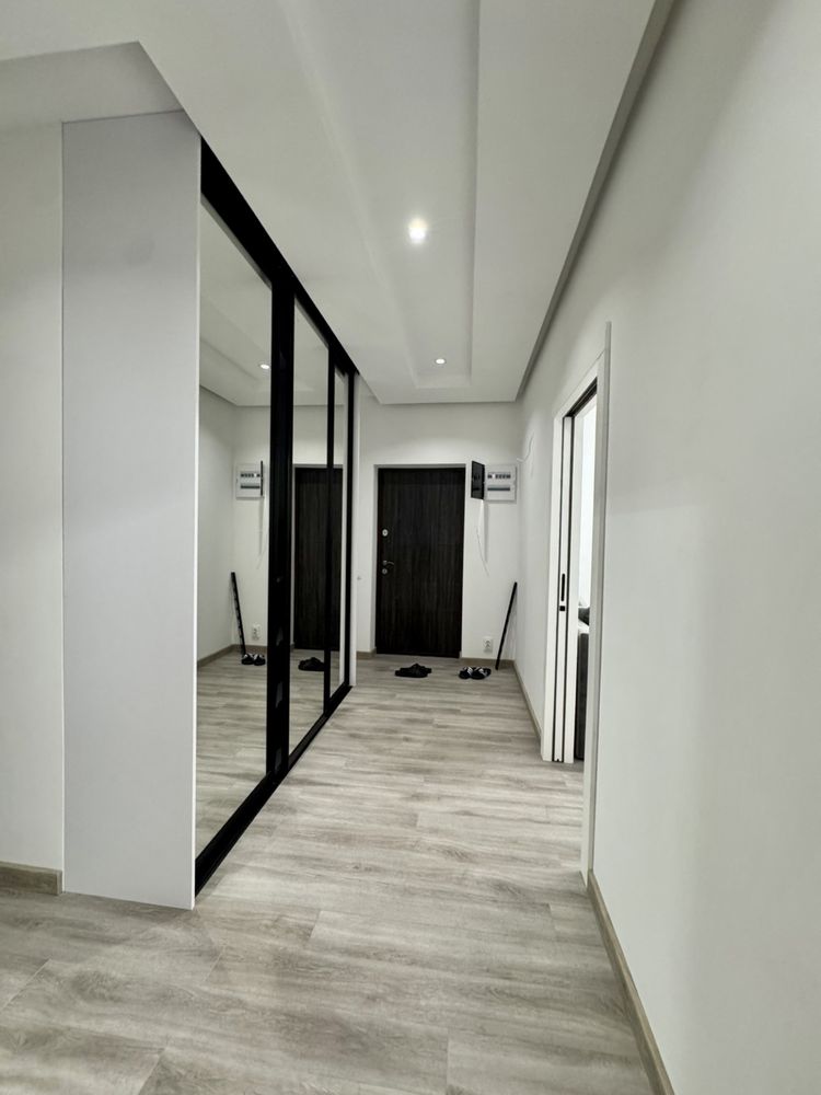 2-Room Apartment in Comfort City New District with Designer Renovation