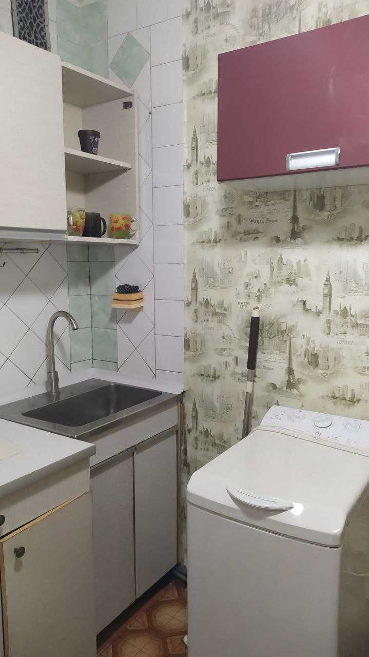 Spacious 2-Room Apartment Near Metro and Forest