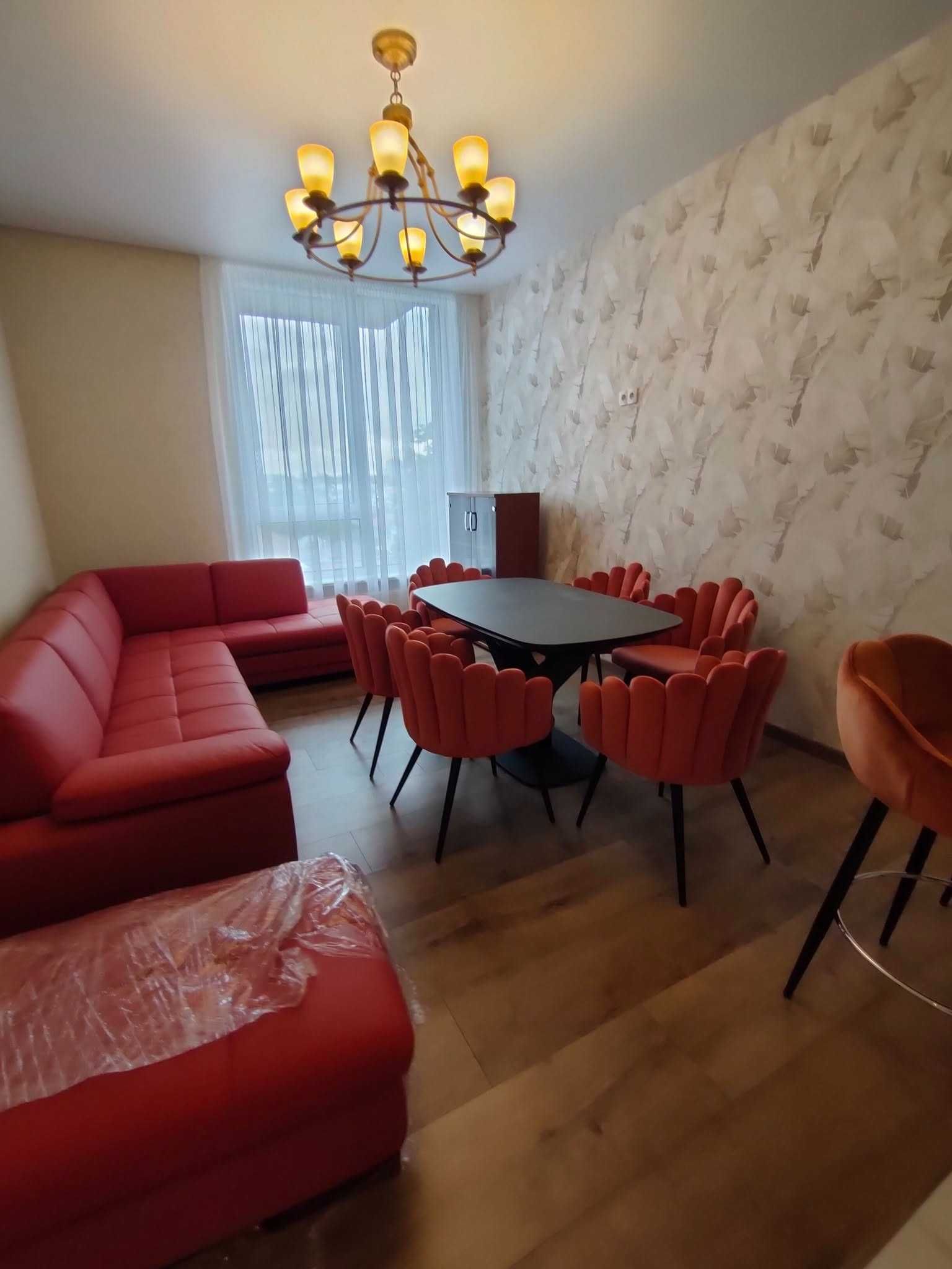3-Bedroom Apartment at Avdeeva-Chernomorskogo 7, Spacious and Brand New