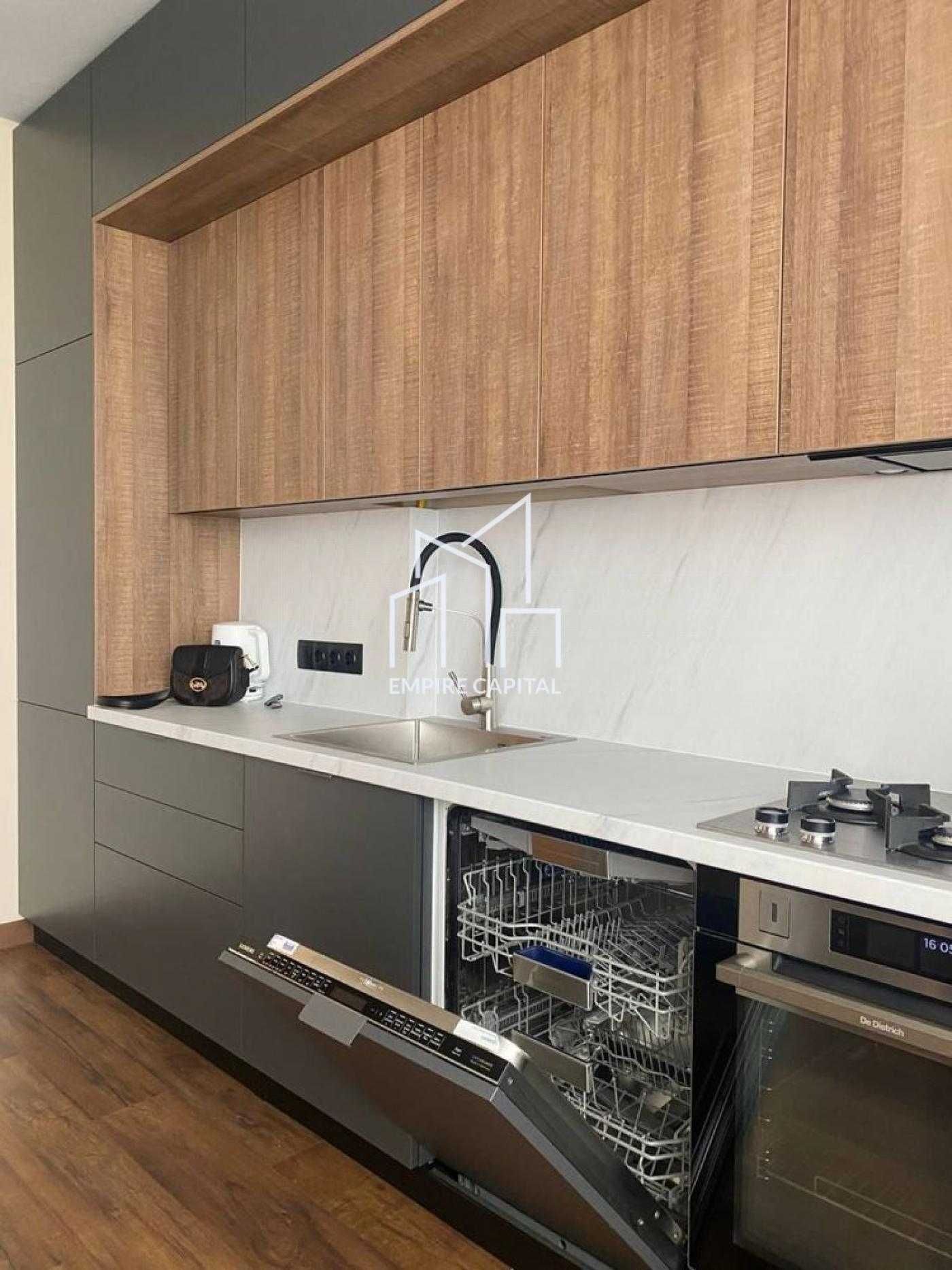 Designer Renovation Apartment on Sadova Street, New Building