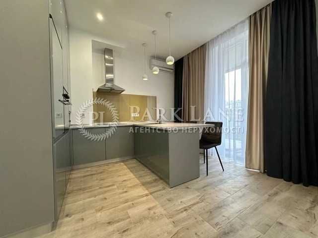 2-Room Apartment in Yaroslaviv Grad Complex with Designer Interior