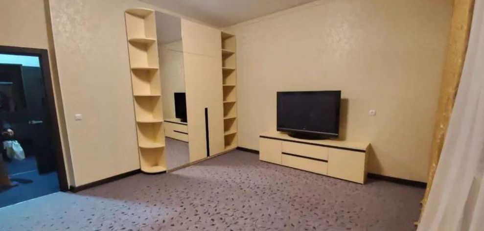 Cozy Apartment in Quiet City Center Near Metro