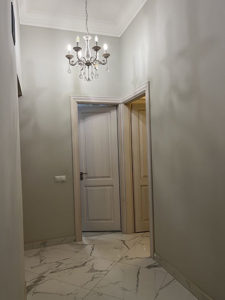 Stylish 3-Room Apartment in Lviv City Center near University and Frank Park