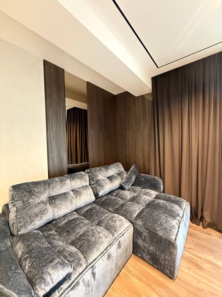Designer 2-Room Apartment in City Center with Riverside Location