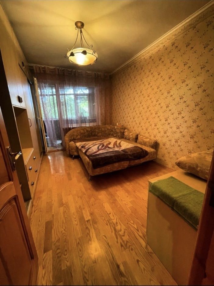 Cozy Two-Bedroom Apartment with Separate Bedrooms