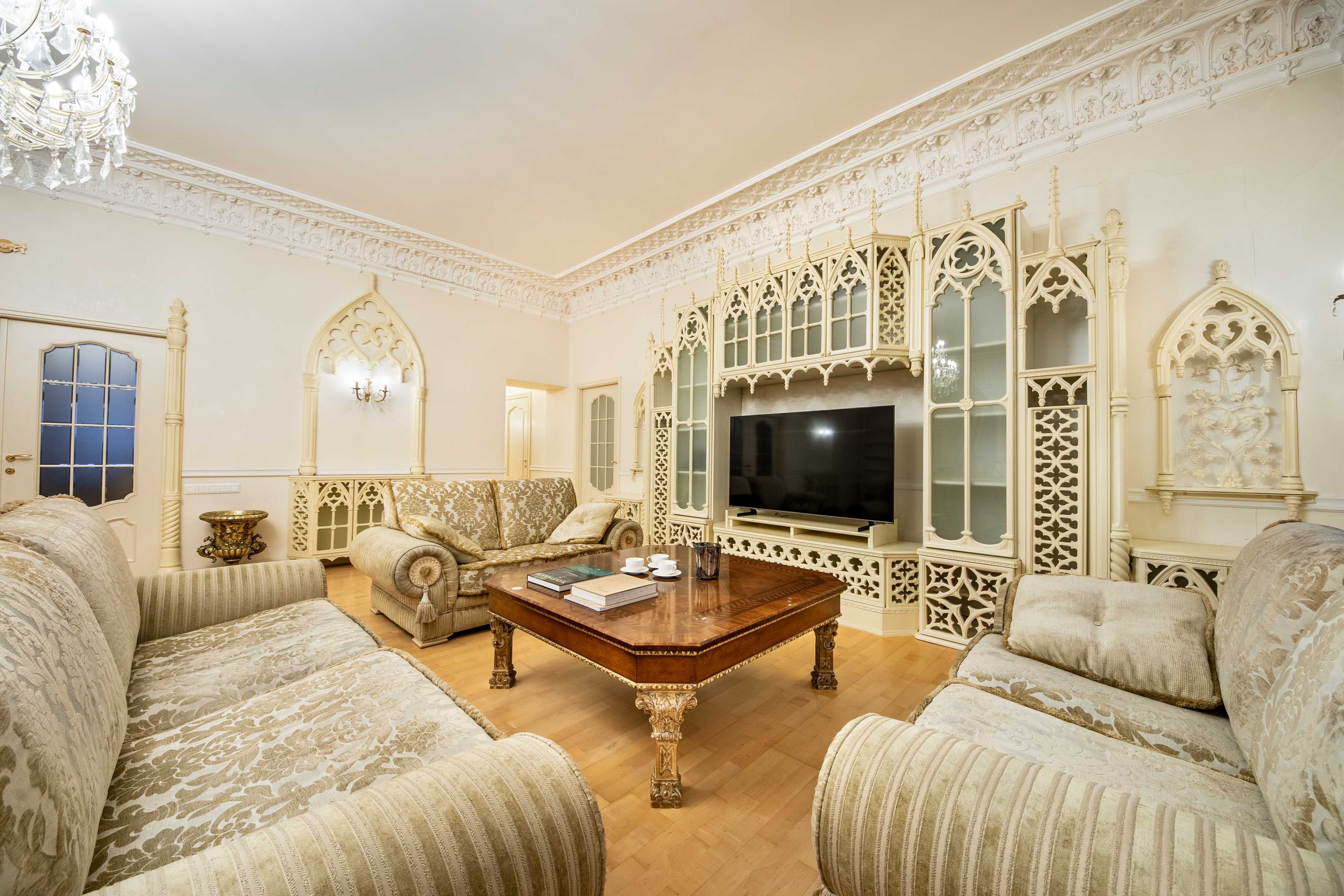 6-Room Apartment in City Center near Shevchenko Park