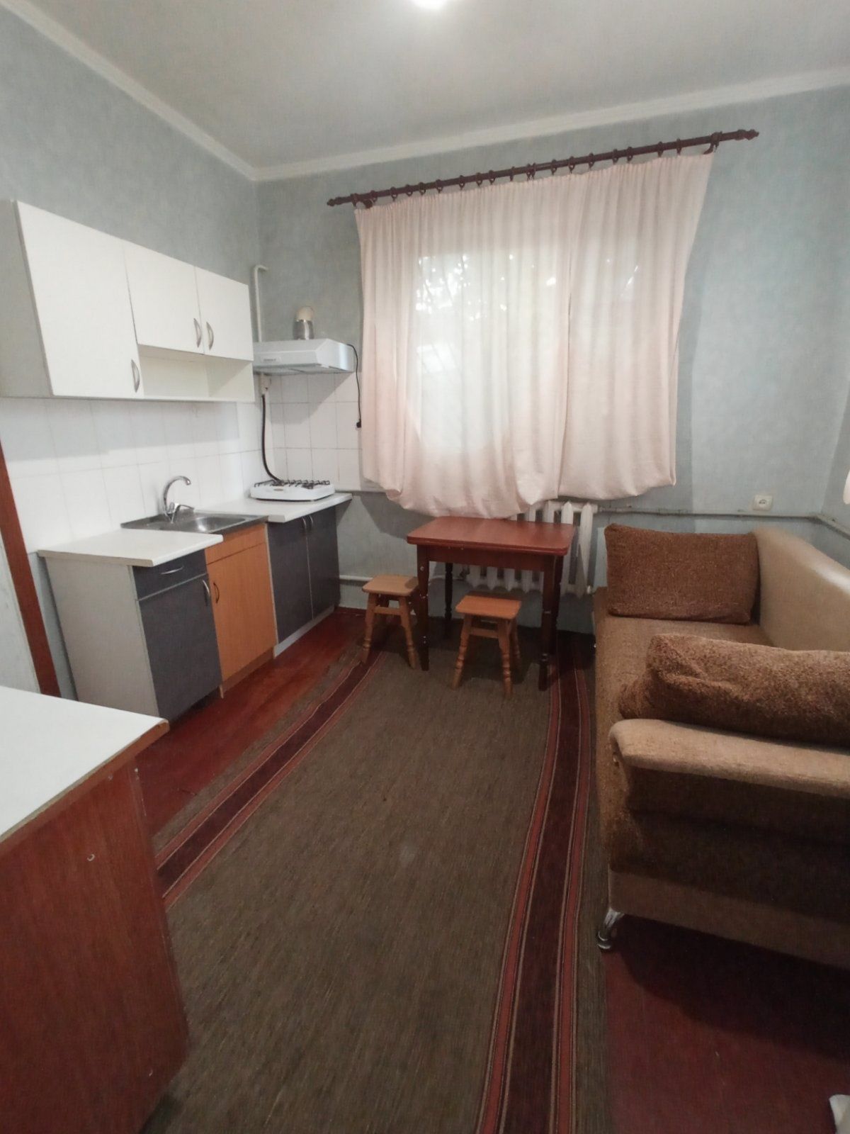 Cozy 1-room apartment near paper market in Borshchahivka
